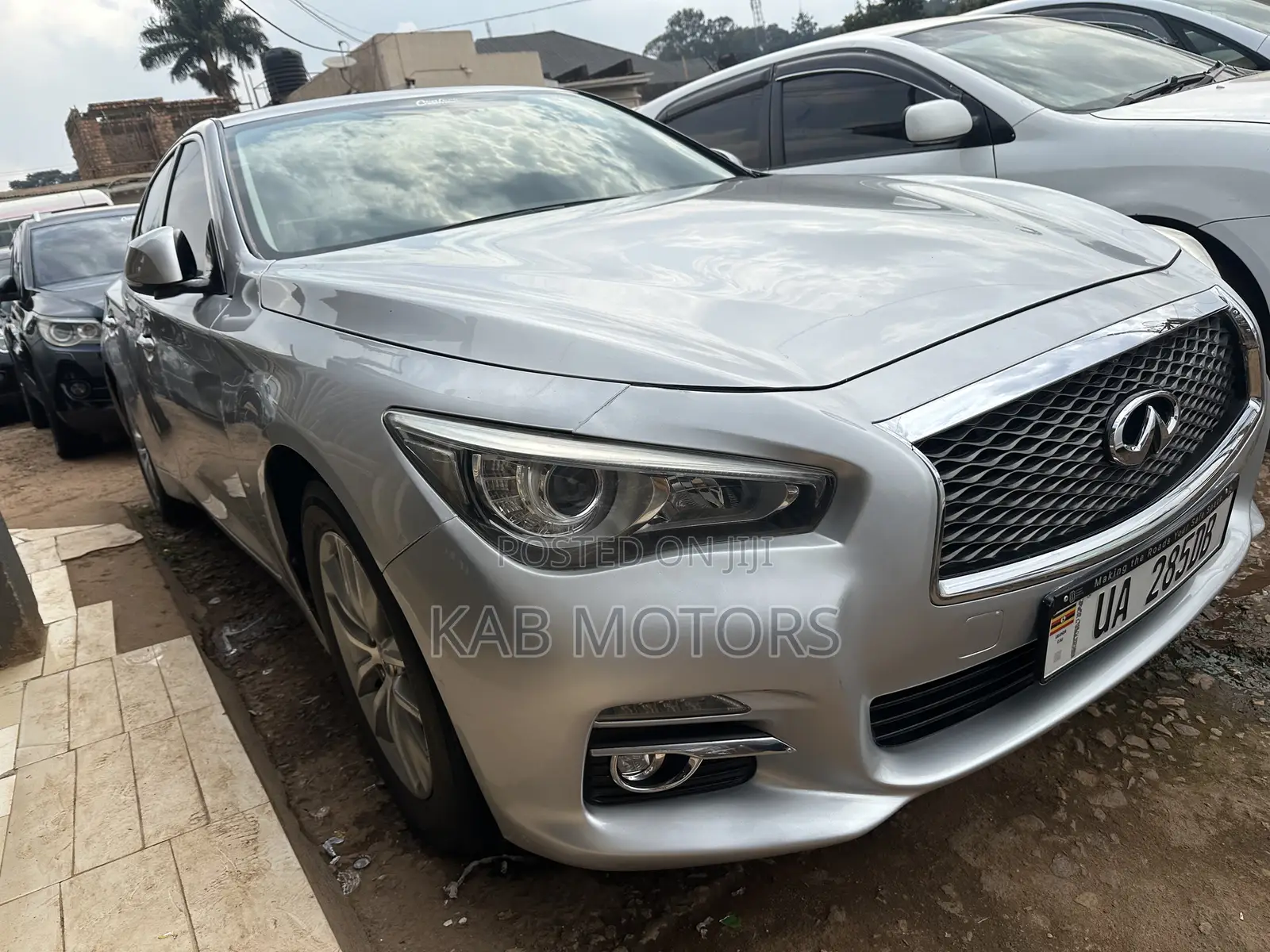 Nissan Skyline 2015 Silver