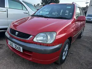 Toyota Raum 1.5 AWD 2000 Maroon