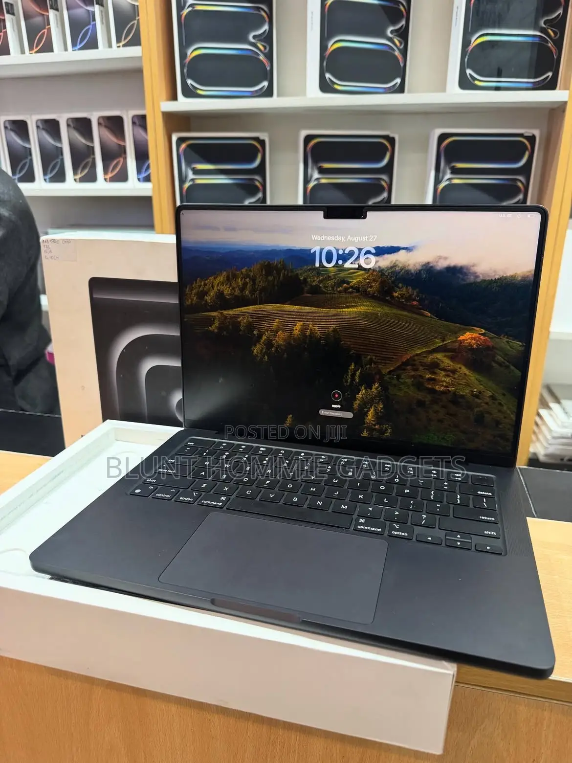 Laptop Apple MacBook Pro 2023 M3 Pro 18GB Apple M3 Pro SSD 512GB