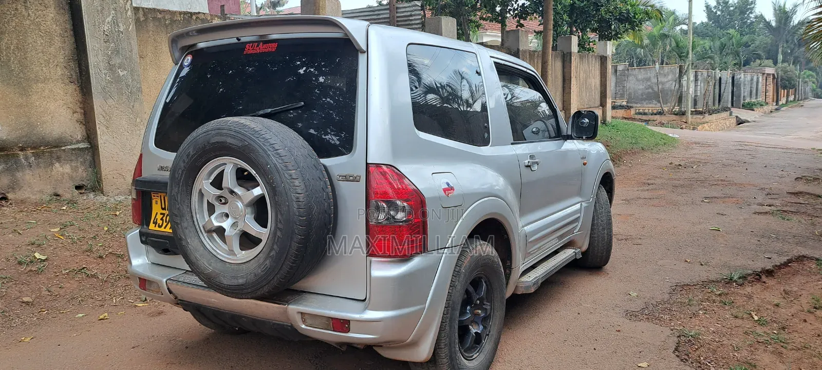 Mitsubishi Pajero 2001 Silver