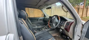 Mitsubishi Pajero 2001 Silver