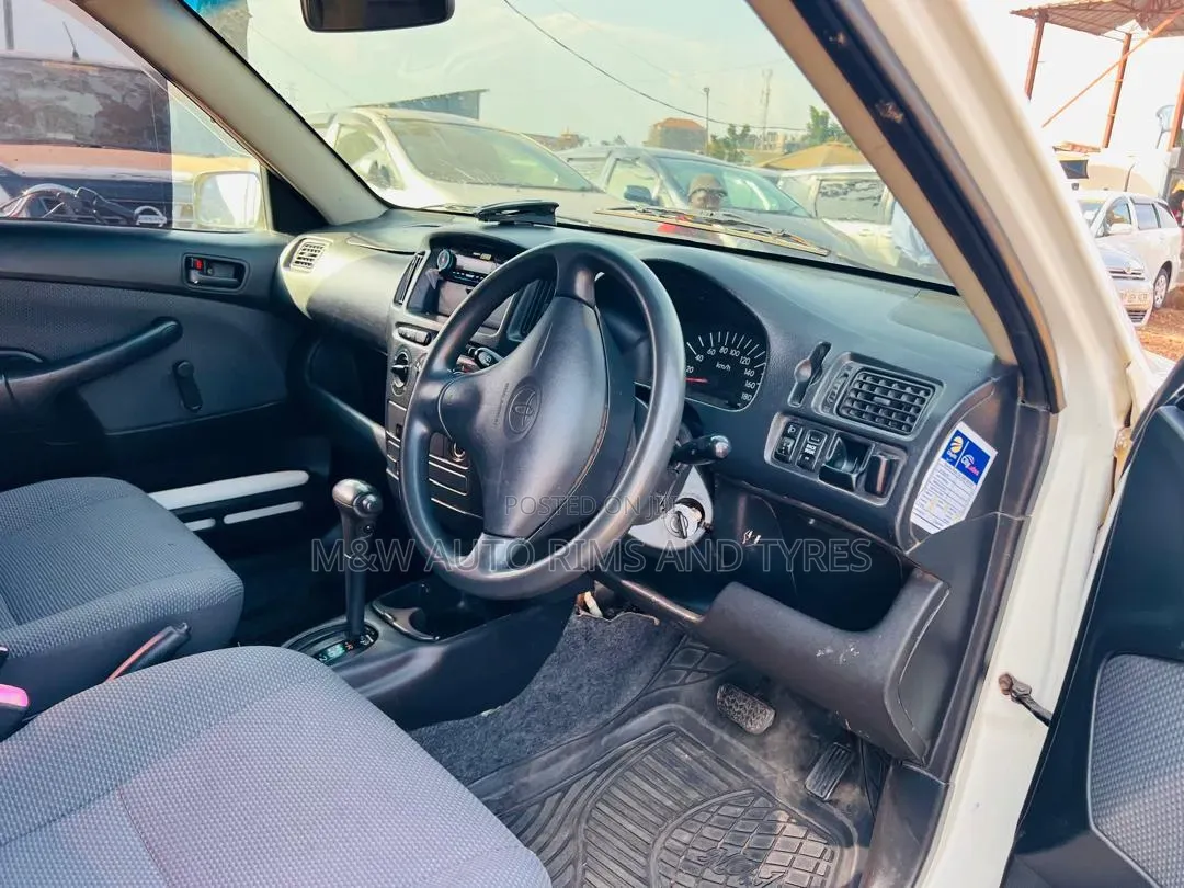 Toyota Probox 1.5 F 2WD 2010 White