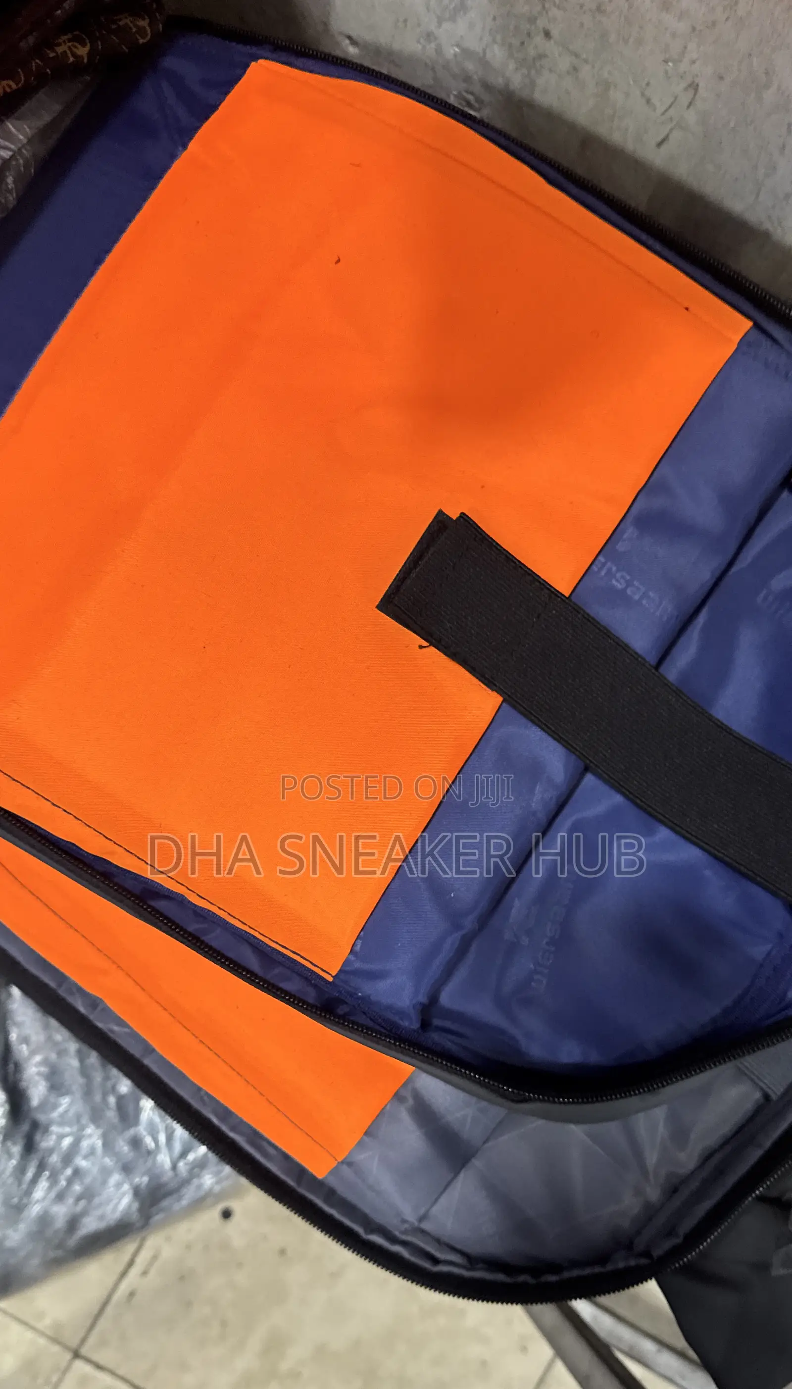 Wiersaam Anti Theft Bag With Side Reflectors