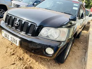 Toyota Kluger 2004