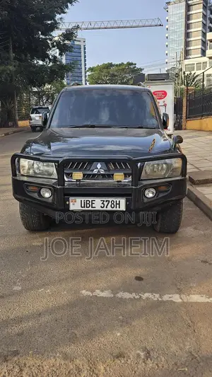 Mitsubishi Pajero 2005 Black
