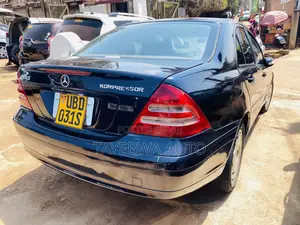 Mercedes-Benz C180 2004 Blue