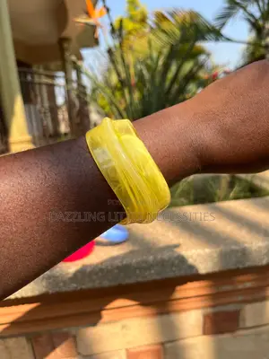 Sunshine Yellow Wavy Acrylic Bangle