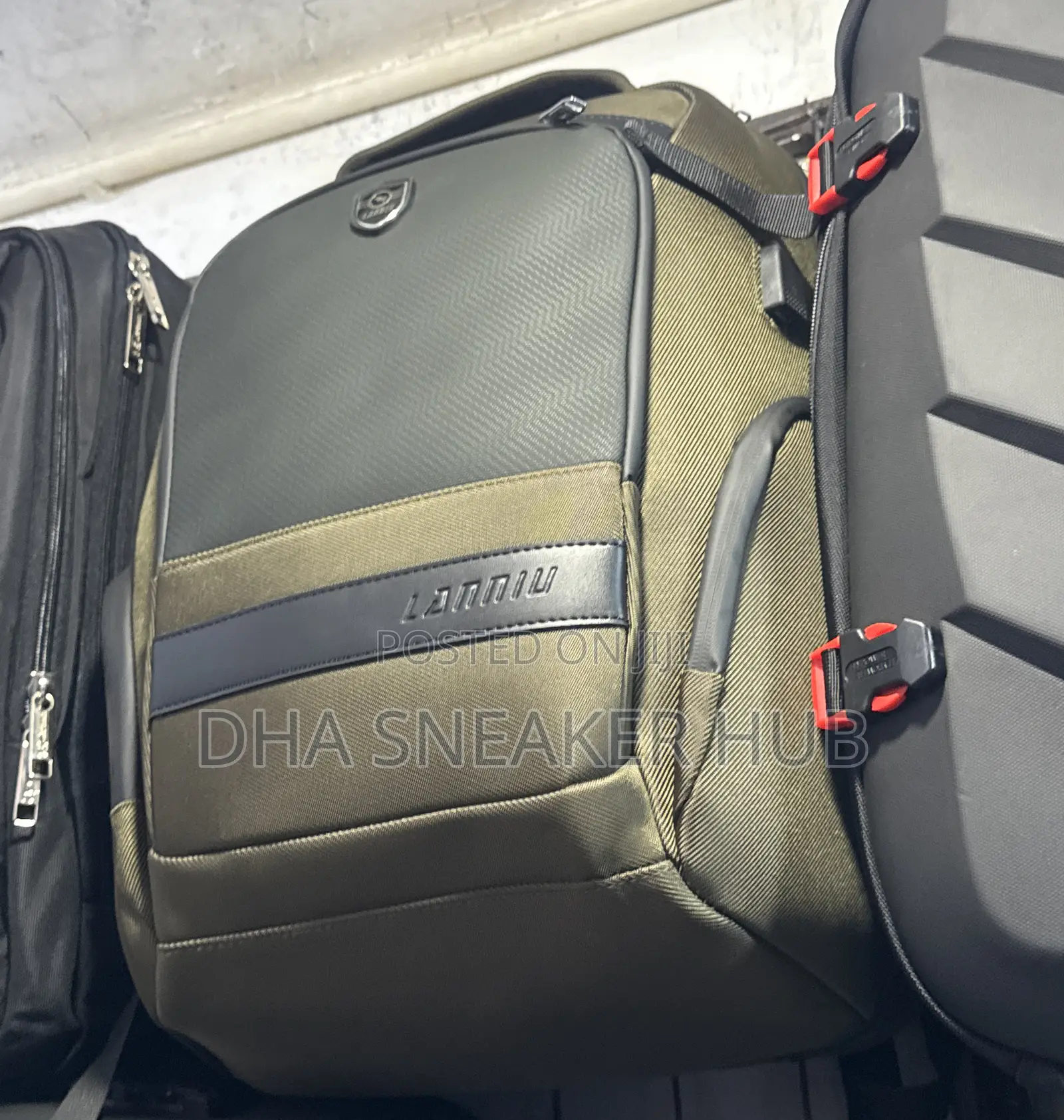 Lanu Anti Theft Laptop Bag