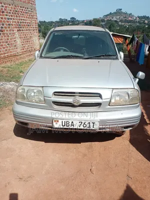 Suzuki Escudo 1998 Silver