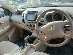 Toyota Hilux 2010 Black