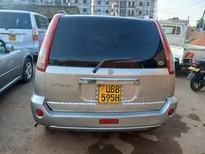 Nissan X-Trail 2005 Gray