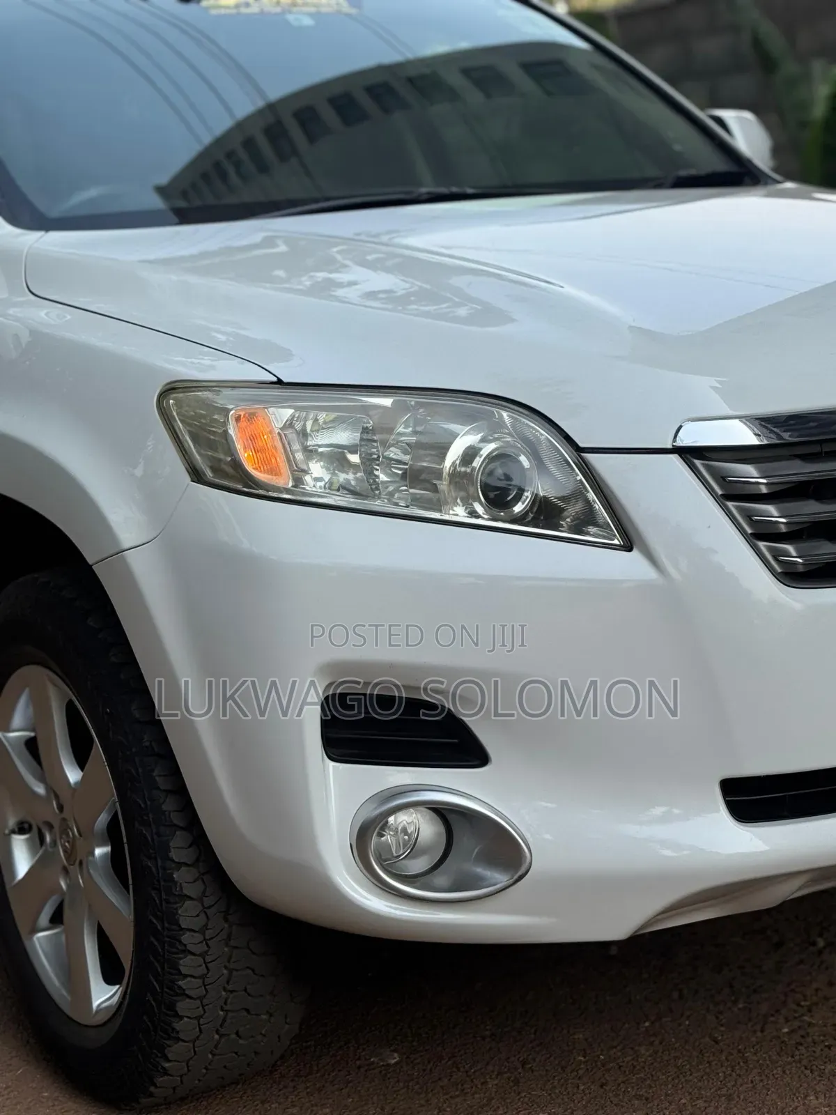 Toyota Vanguard 2012 White