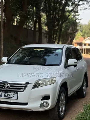 Toyota Vanguard 2012 White