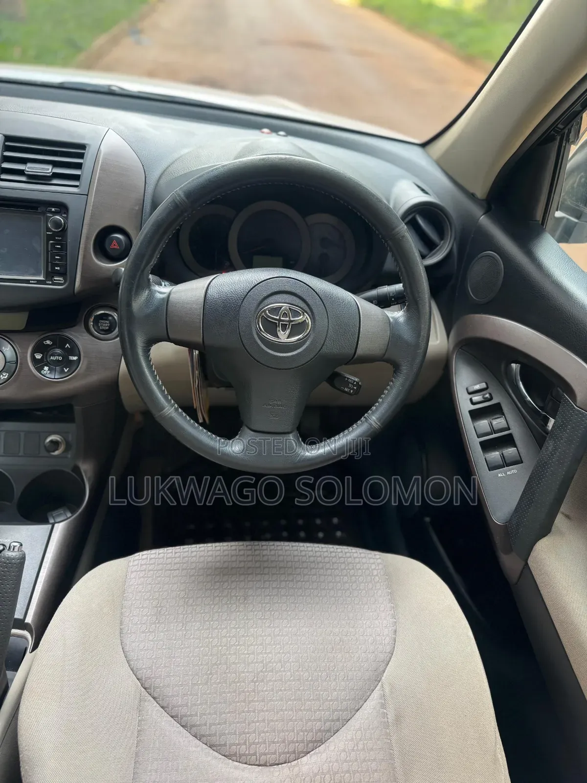 Toyota Vanguard 2012 White