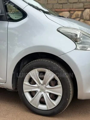 Toyota Ractis 2010 Silver