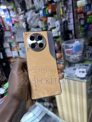 Tecno Camon 20 256 GB Gold