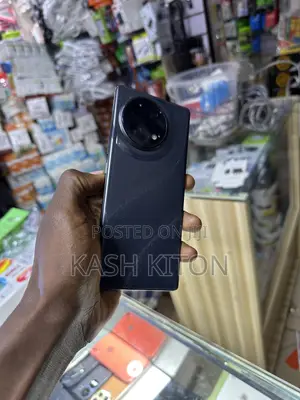 Tecno Spark 30 128 GB Black