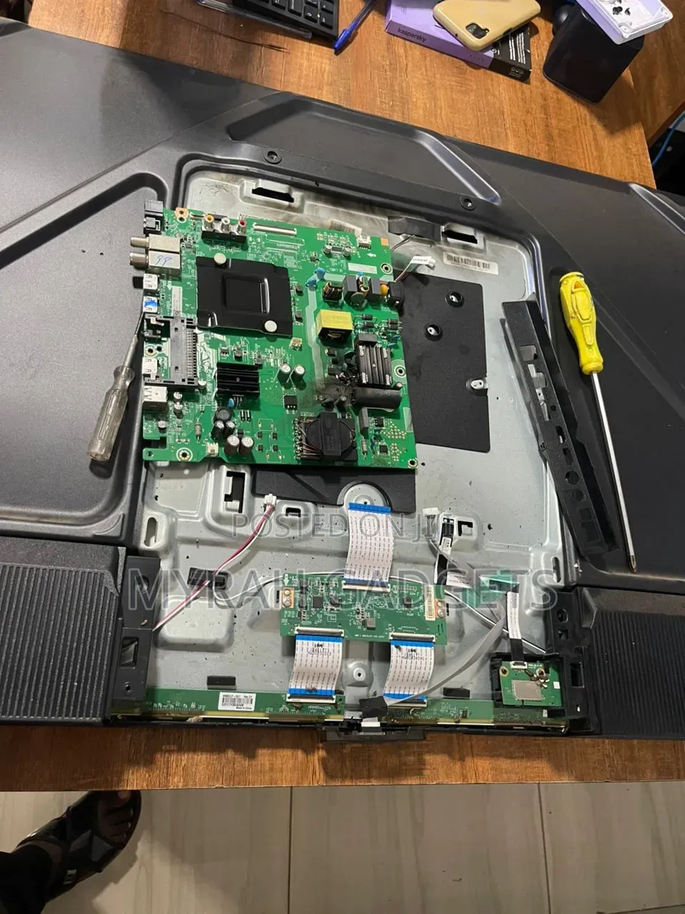 Repair of an Internal Chassis of an Led Smart Tv
