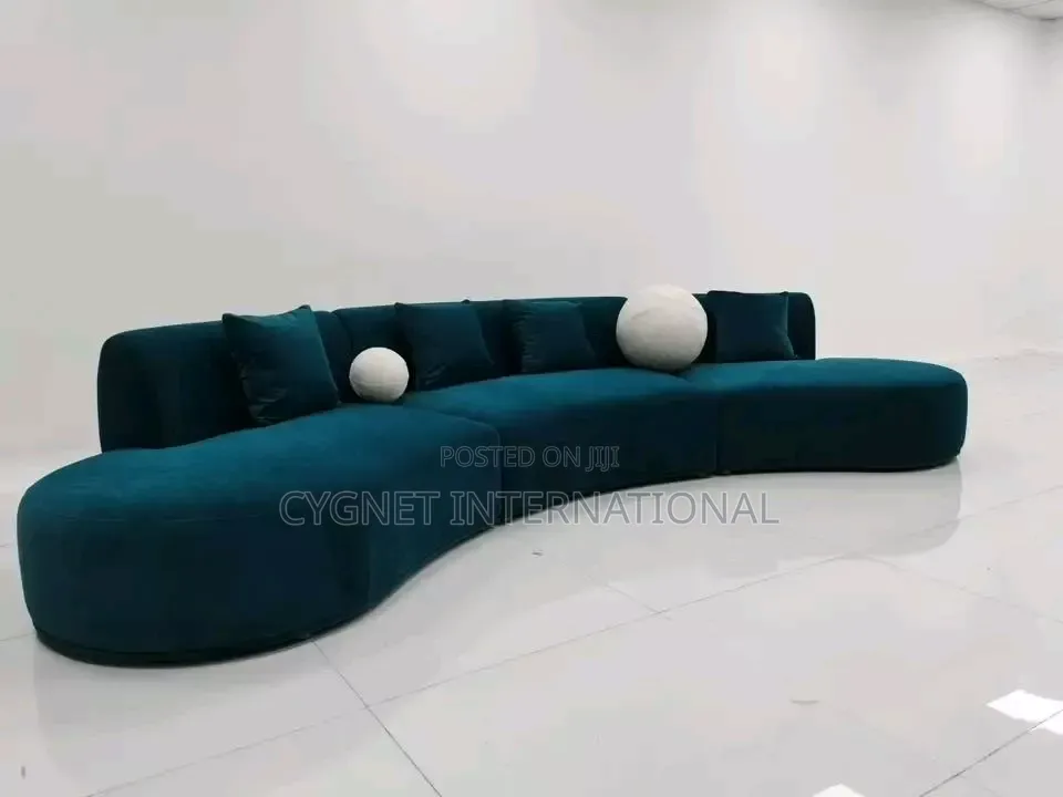 Executive Luxurious Sofa Set