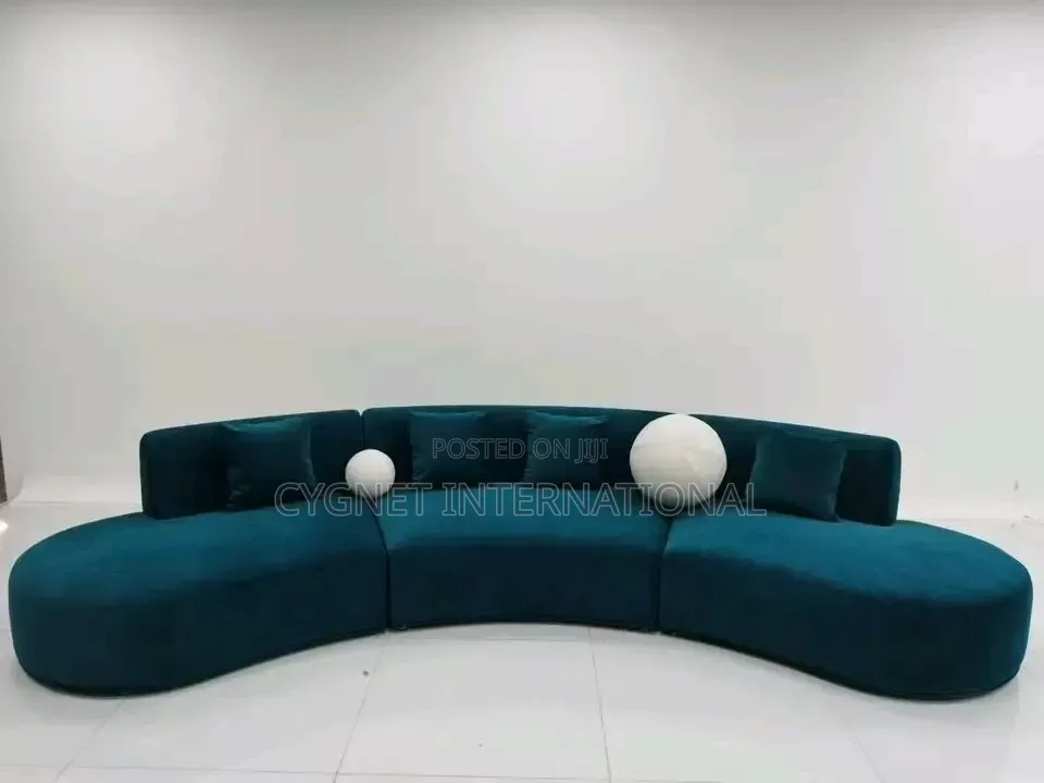 Executive Luxurious Sofa Set