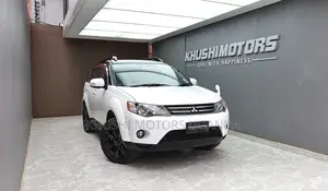 Mitsubishi Outlander 2012 White