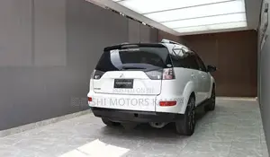 Mitsubishi Outlander 2012 White