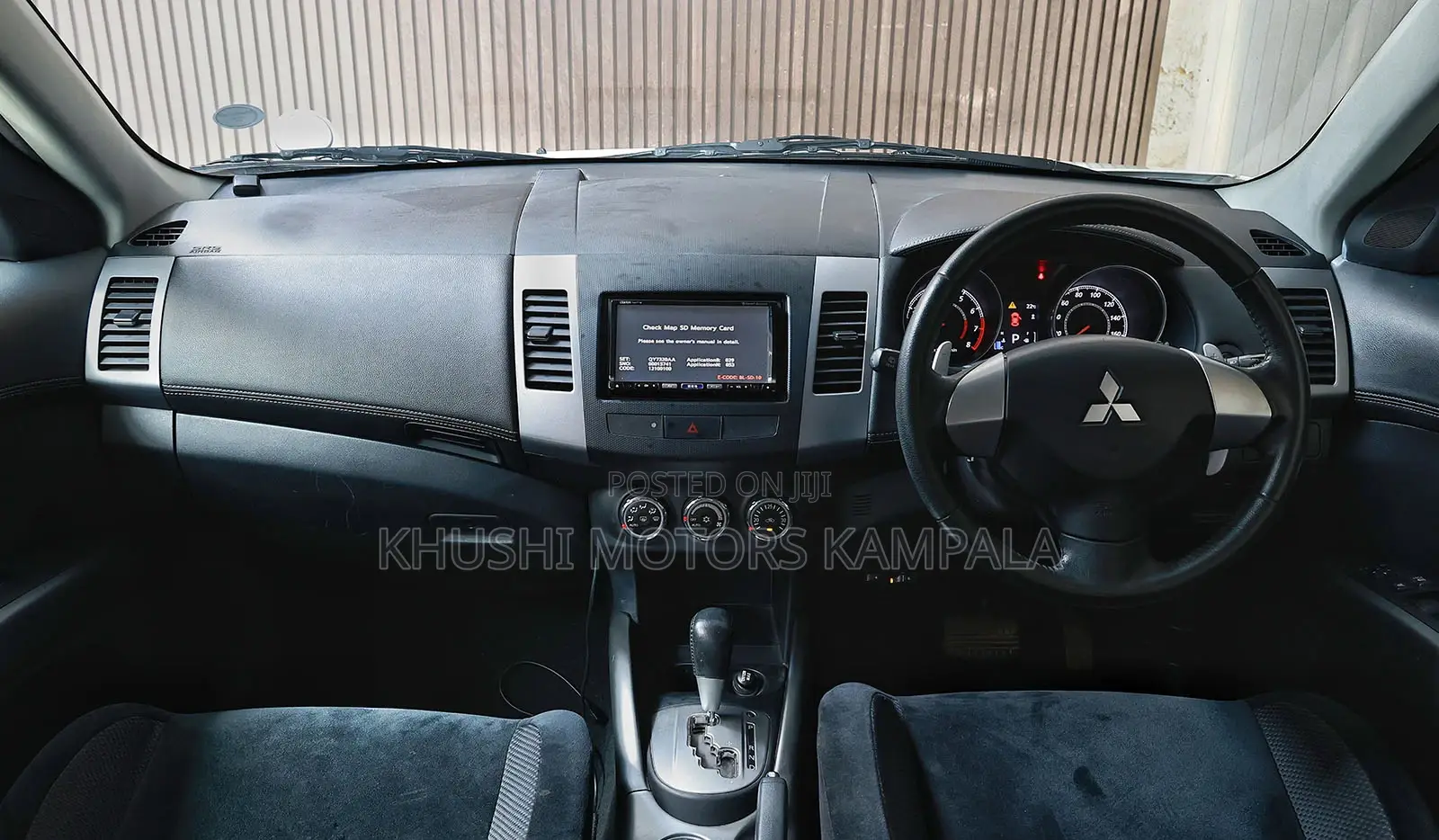 Mitsubishi Outlander 2012 White