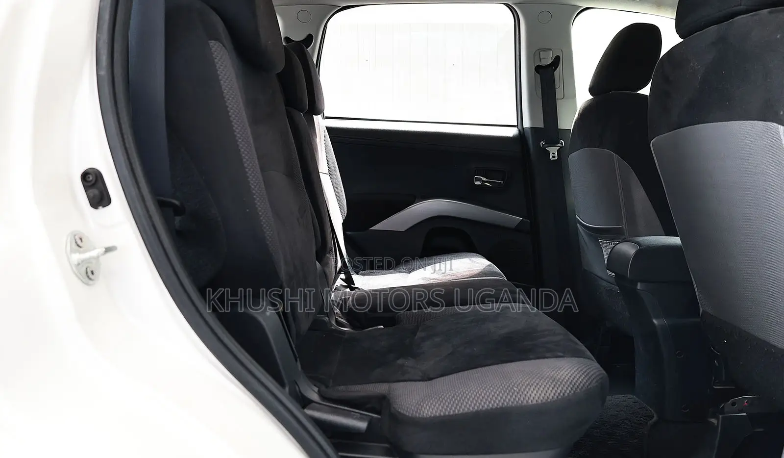 Mitsubishi Outlander 2012 White