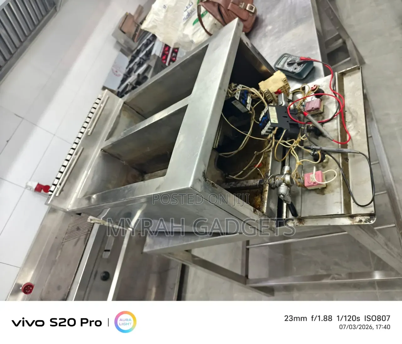 Repair of a Commercial Double-Tank Electric Deep Fryer