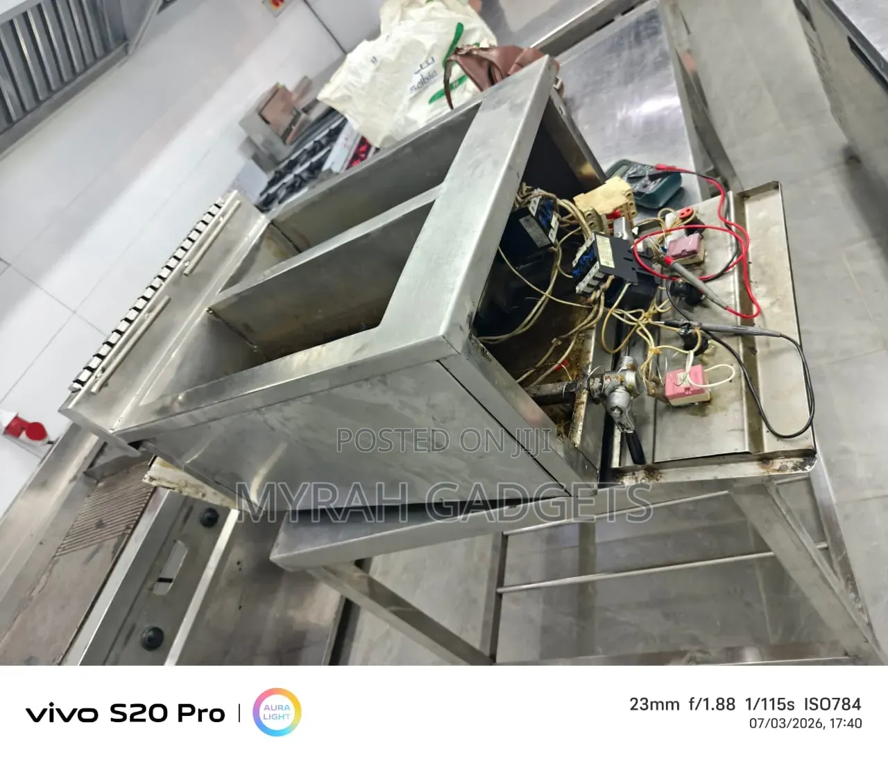 Repair of a Commercial Double-Tank Electric Deep Fryer