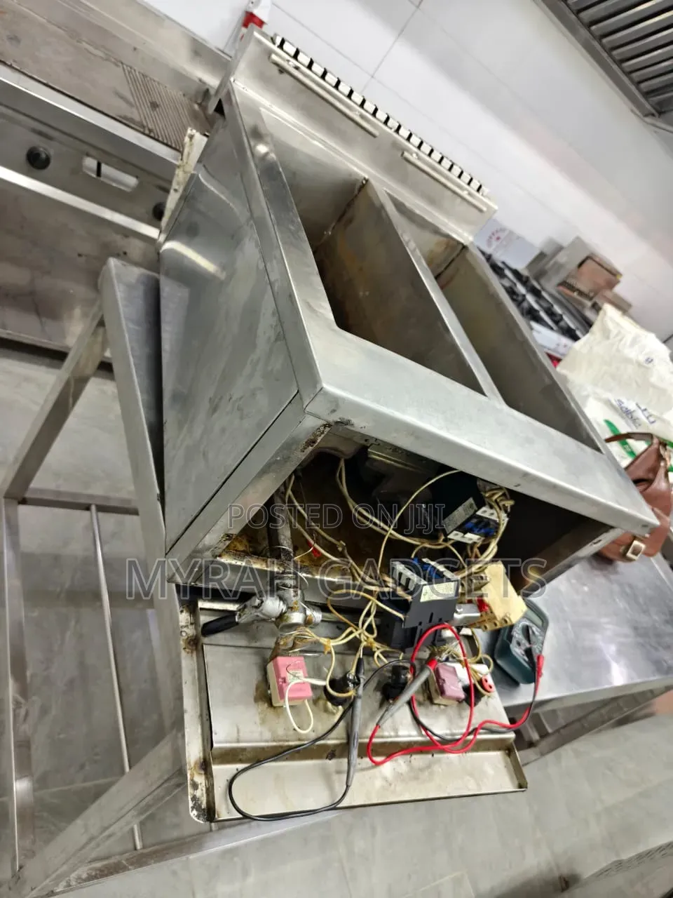 Repair of a Commercial Double-Tank Electric Deep Fryer