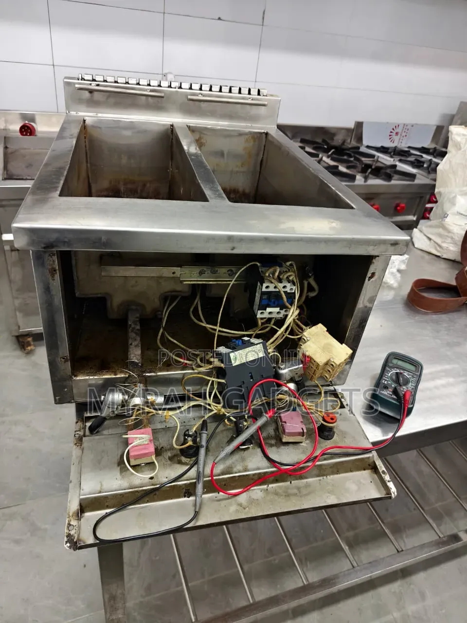 Repair of a Commercial Double-Tank Electric Deep Fryer