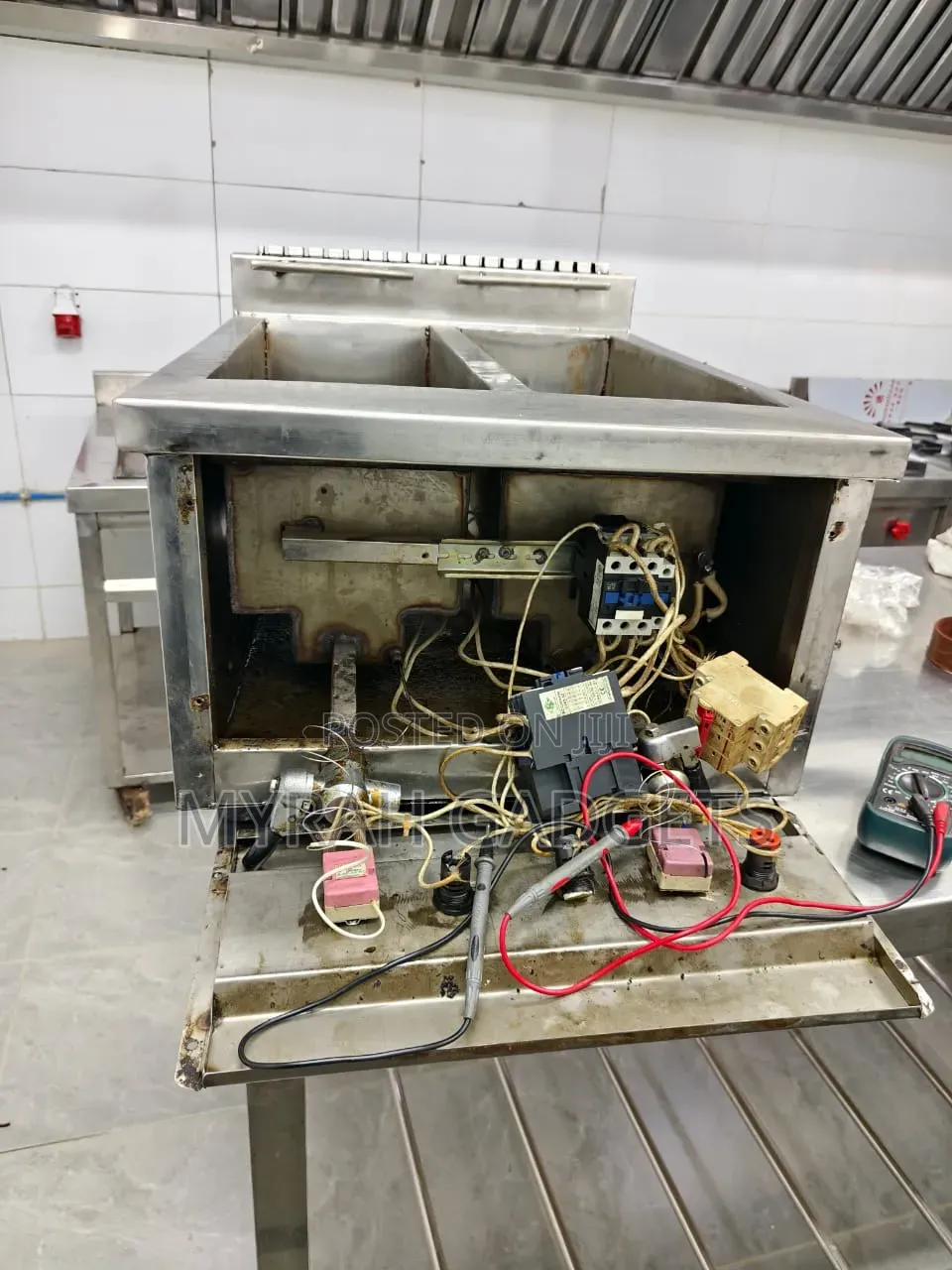 Repair of a Commercial Double-Tank Electric Deep Fryer