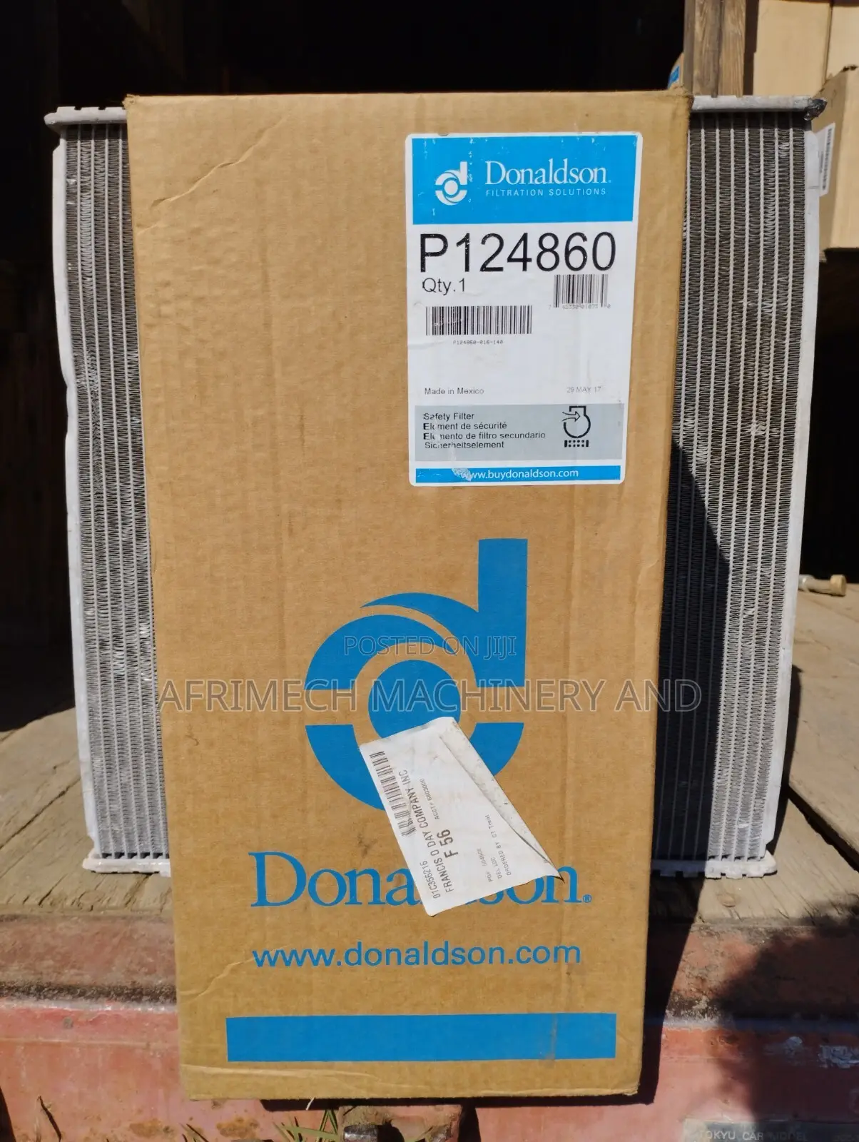 Donaldson P124860 Air Filter, Safety