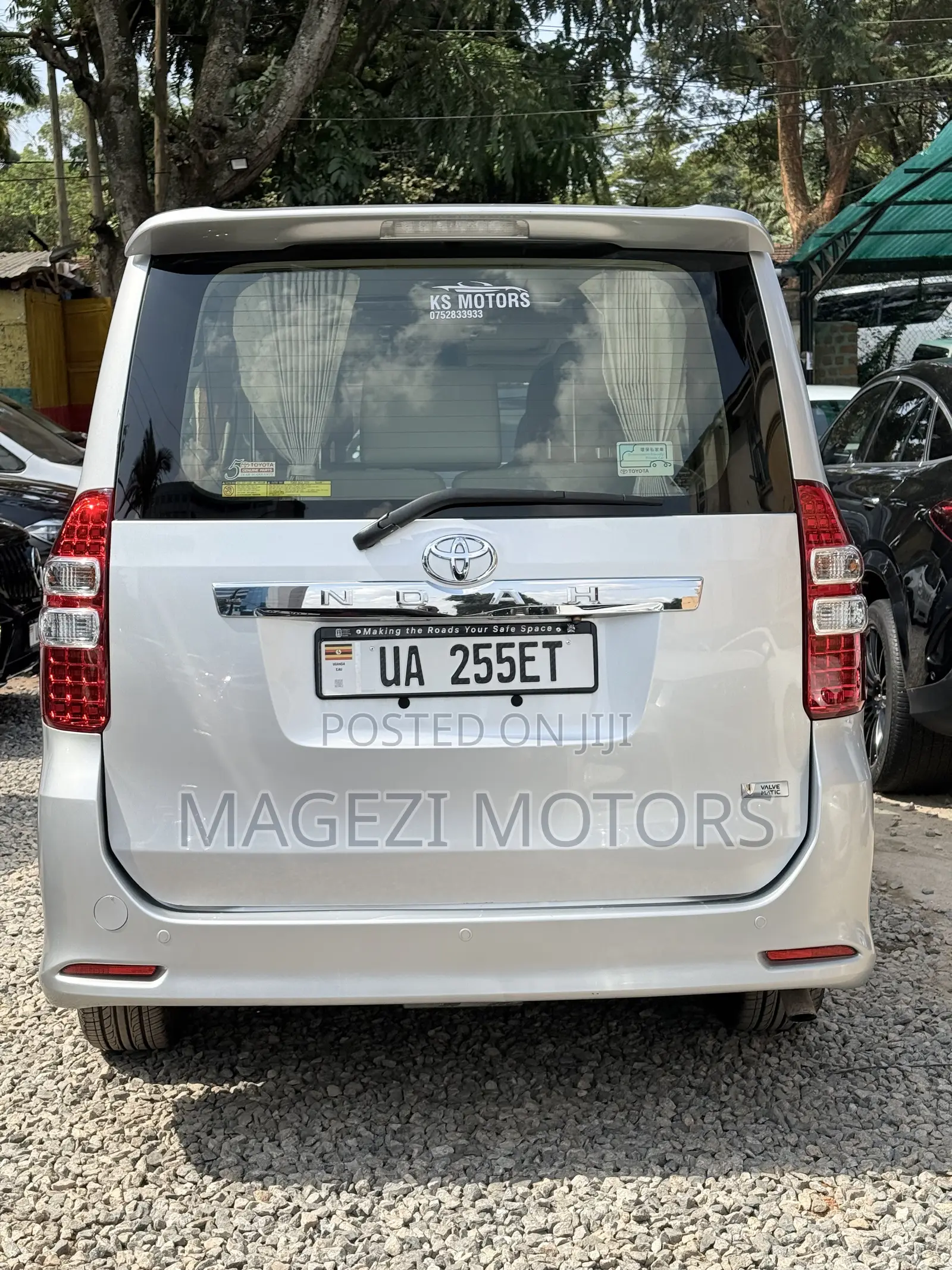Toyota Noah 2013 Silver