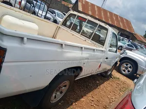 Nissan Pick-Up 1980 White