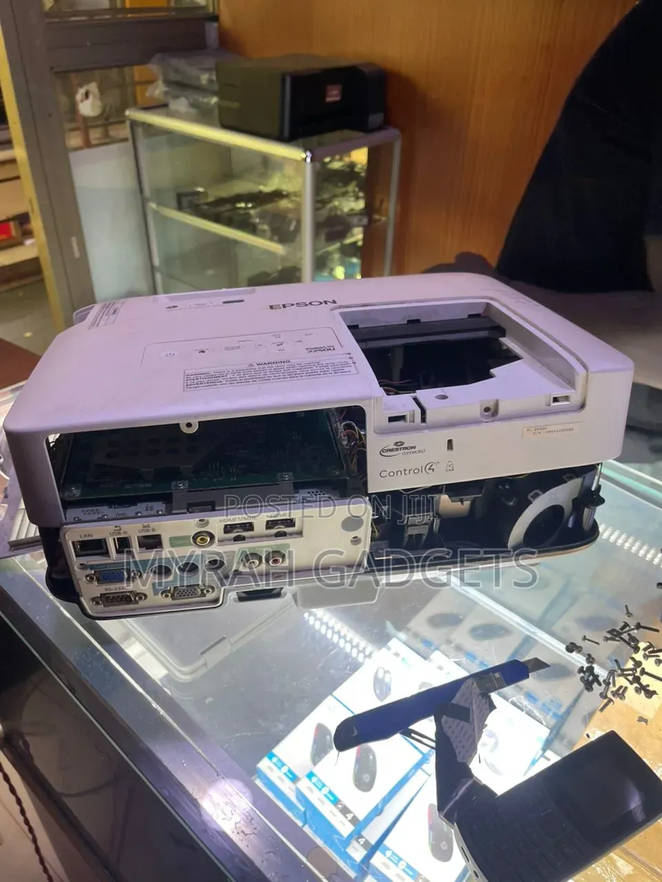 Epson Powerlite 2250u Multimedia Projector Mantainance