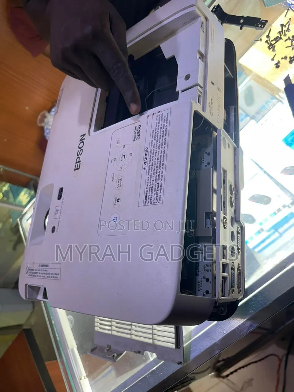 Epson Powerlite 2250u Multimedia Projector Mantainance