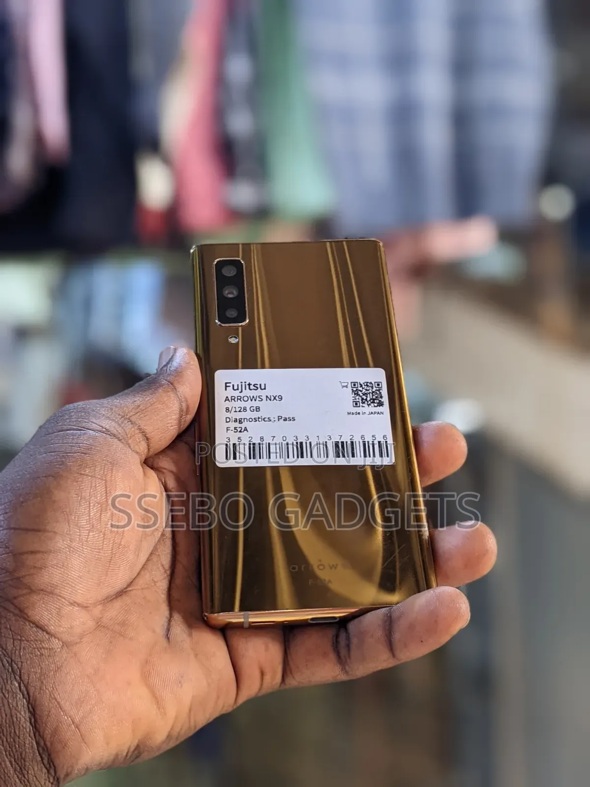Fujitsu Arrows NX9 F-52A 128 GB Gold