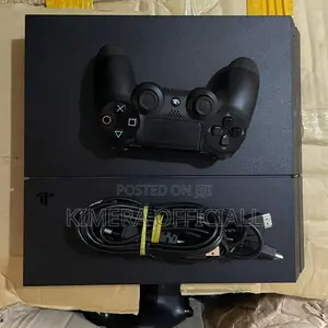 Playstation 4 Standard – Easy Pickup / Fast Delivery Right Now
