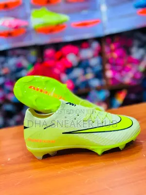 Comfortable Fit Football Boots