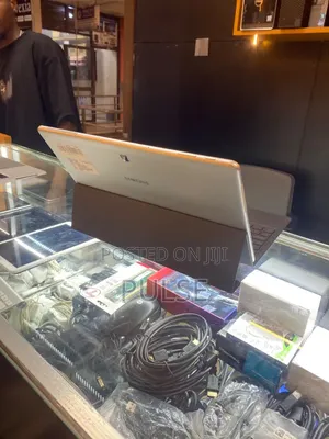 Laptop Samsung Galaxy Book 2 4GB Intel Core i5 SSD 128GB