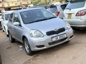 Toyota Vitz 2006 Silver