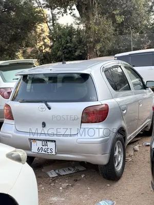 Toyota Vitz 2006 Silver