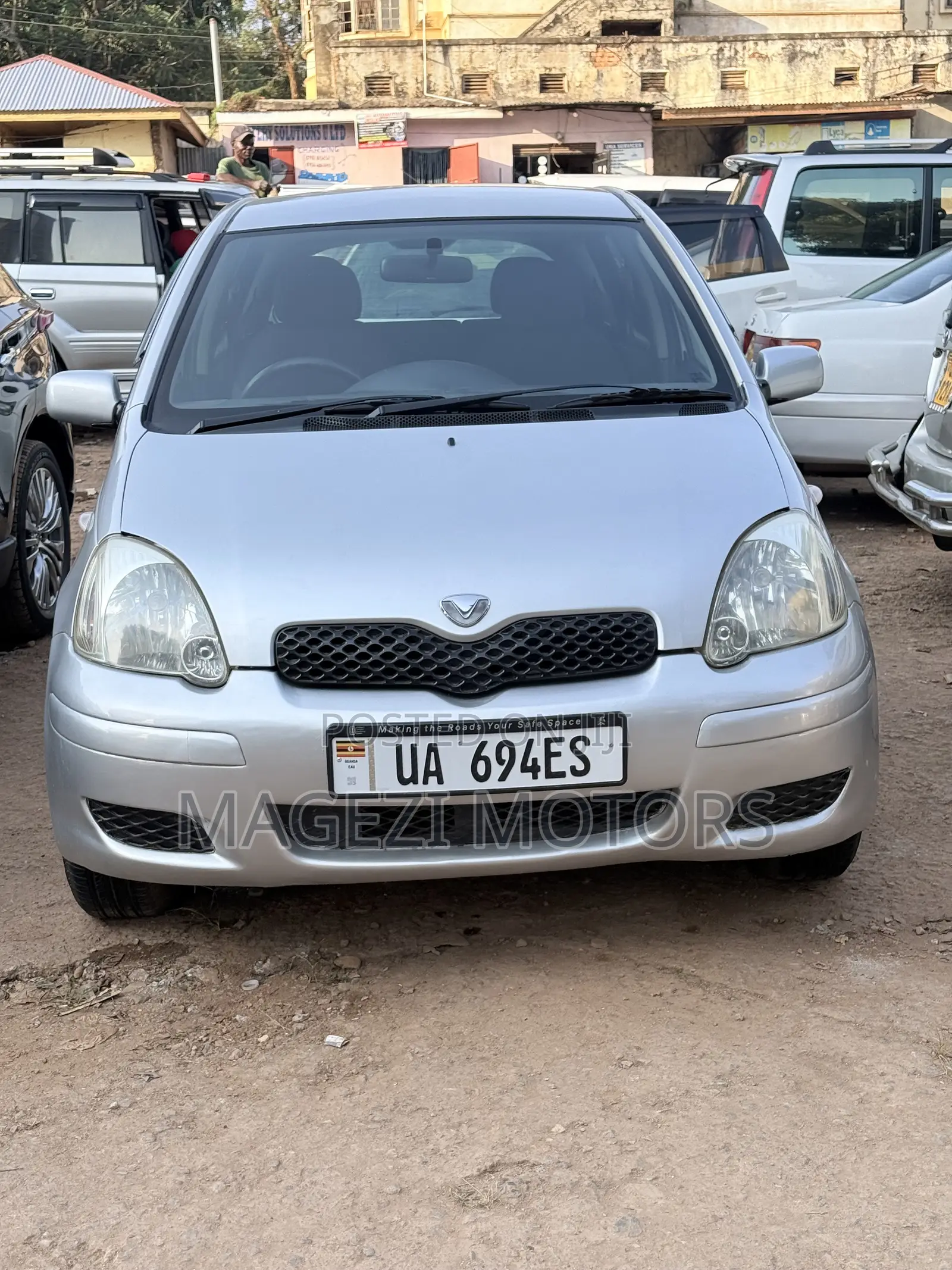 Toyota Vitz 2006 Silver