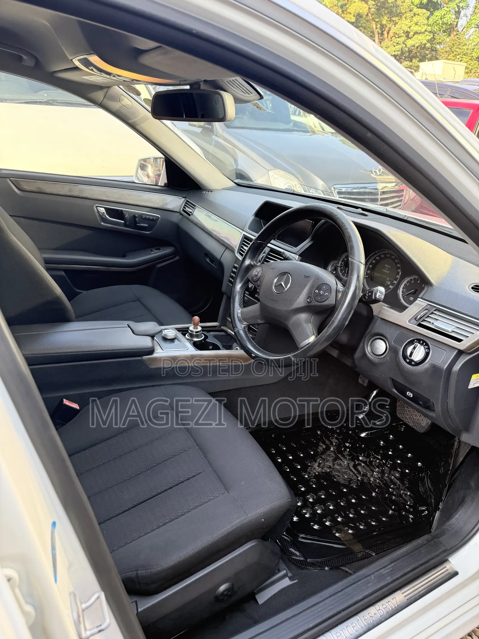Mercedes-Benz E300 2010 White