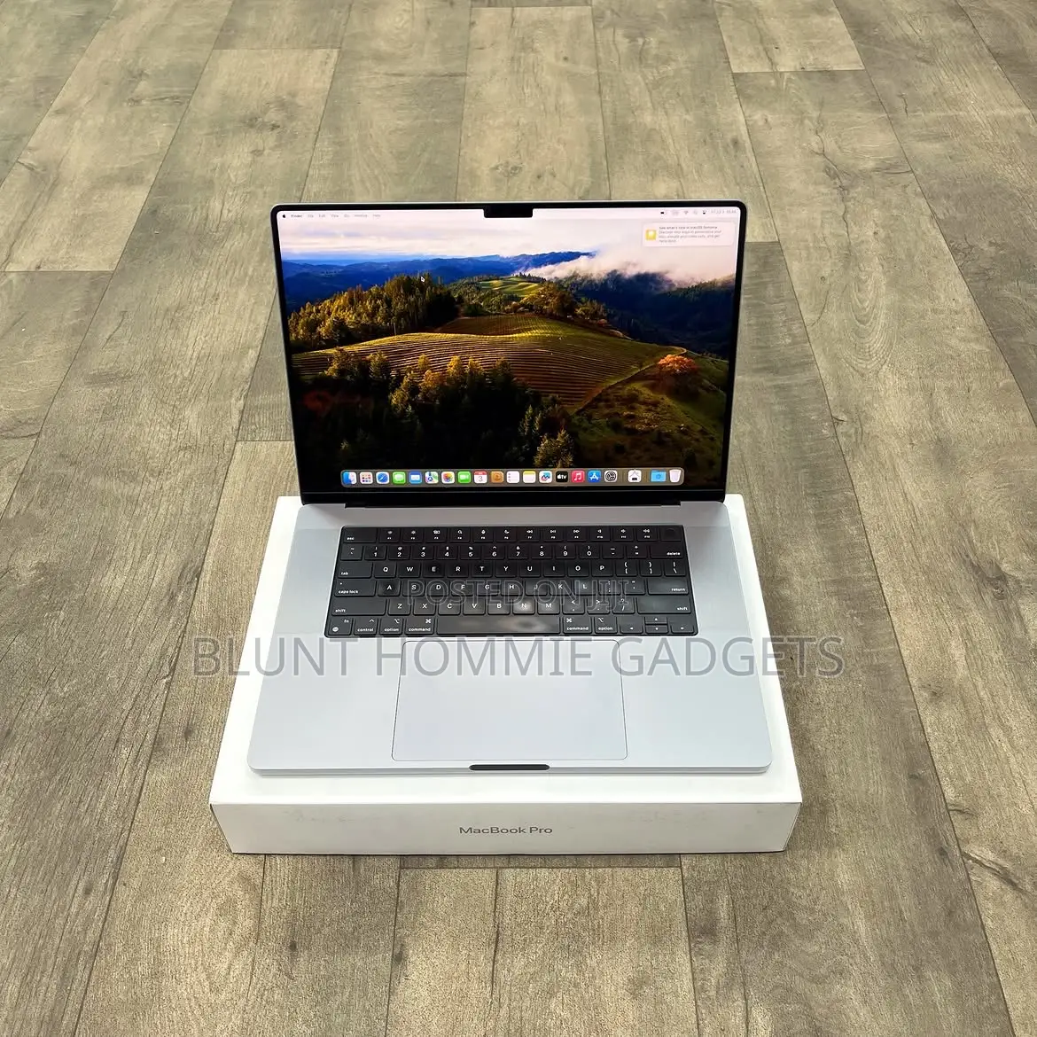 Laptop Apple MacBook Pro 2021 M1 16GB Apple M1 Pro SSD 256GB