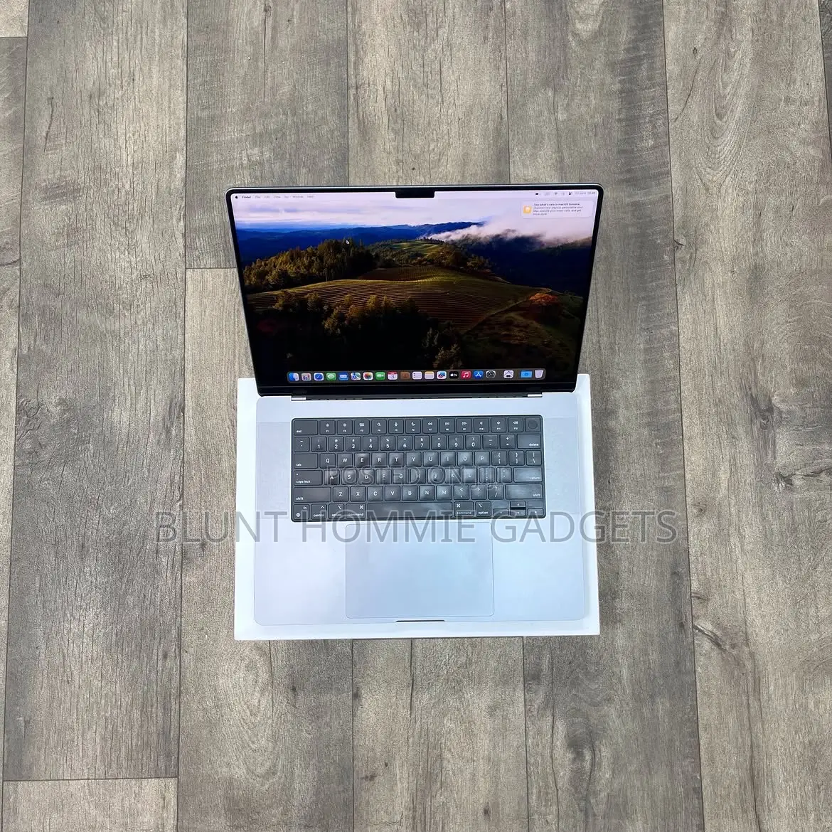 Laptop Apple MacBook Pro 2021 M1 16GB Apple M1 Pro SSD 256GB