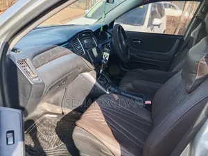 Toyota Kluger 2005 Silver