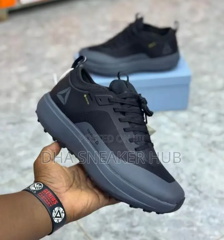 Reebok Comfort Sneakers